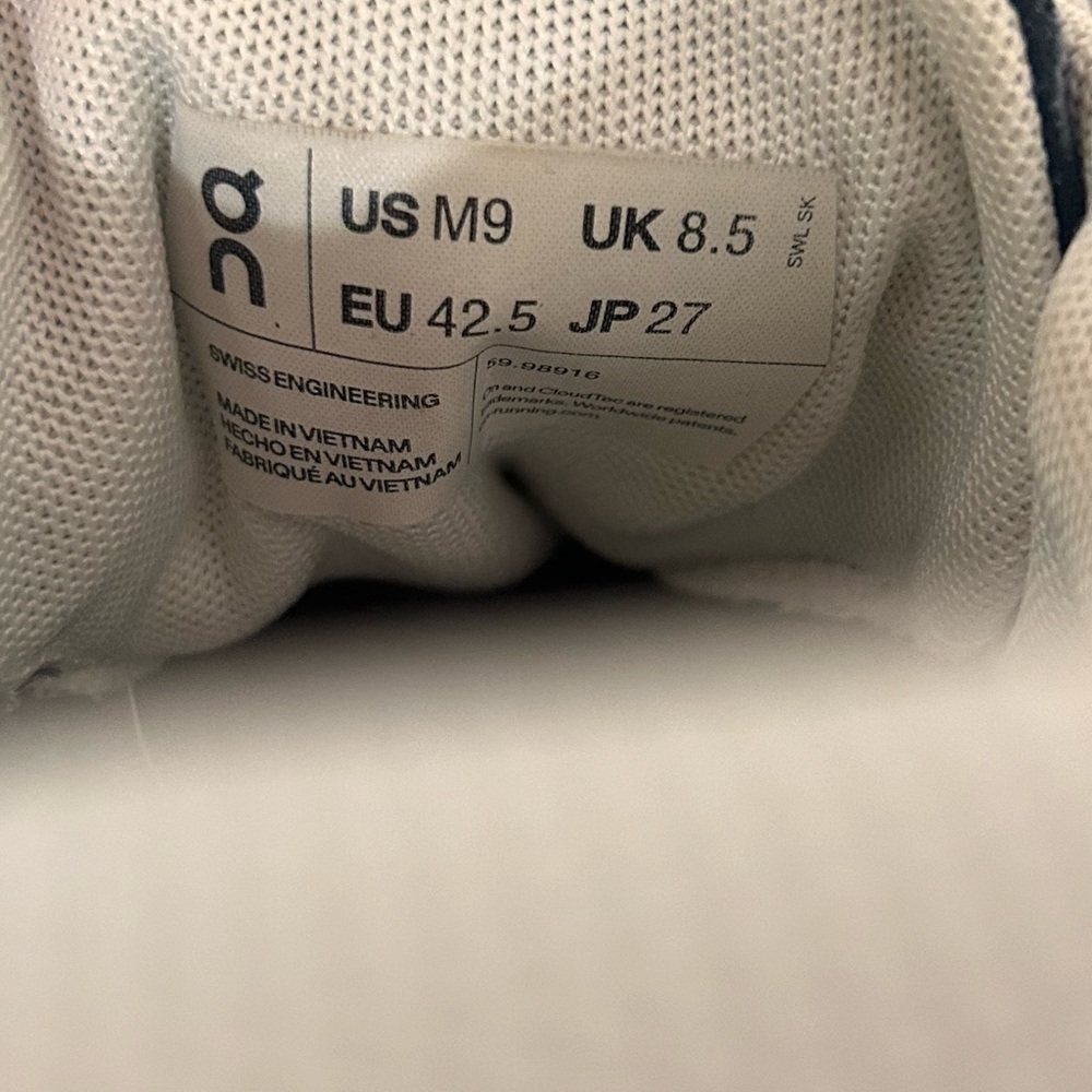 On Running Midnight | White Cloud 5 Running Shoes Sneakers Sz. 9 - Picture 10 of 10